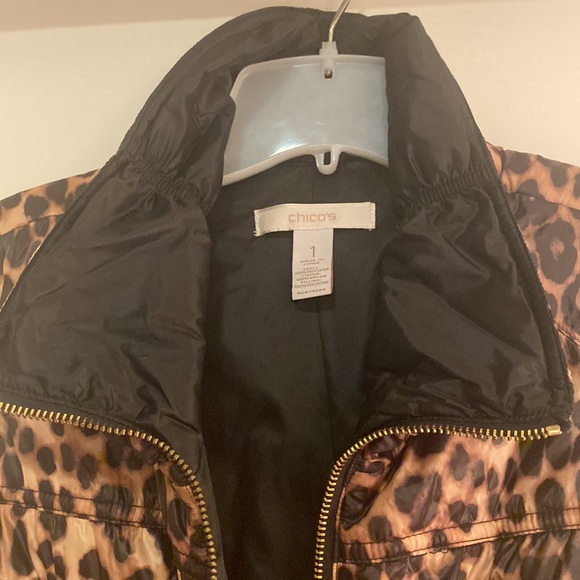 Chicos Leopard Vest w/ front pockets and zipper. Back elastic fur fit. Adorable - Picture 3 of 7